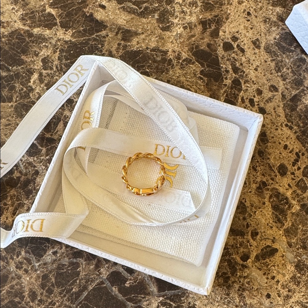 Christian Dior cd logo gold chain link ring size 5.5 - Picture 3 of 8